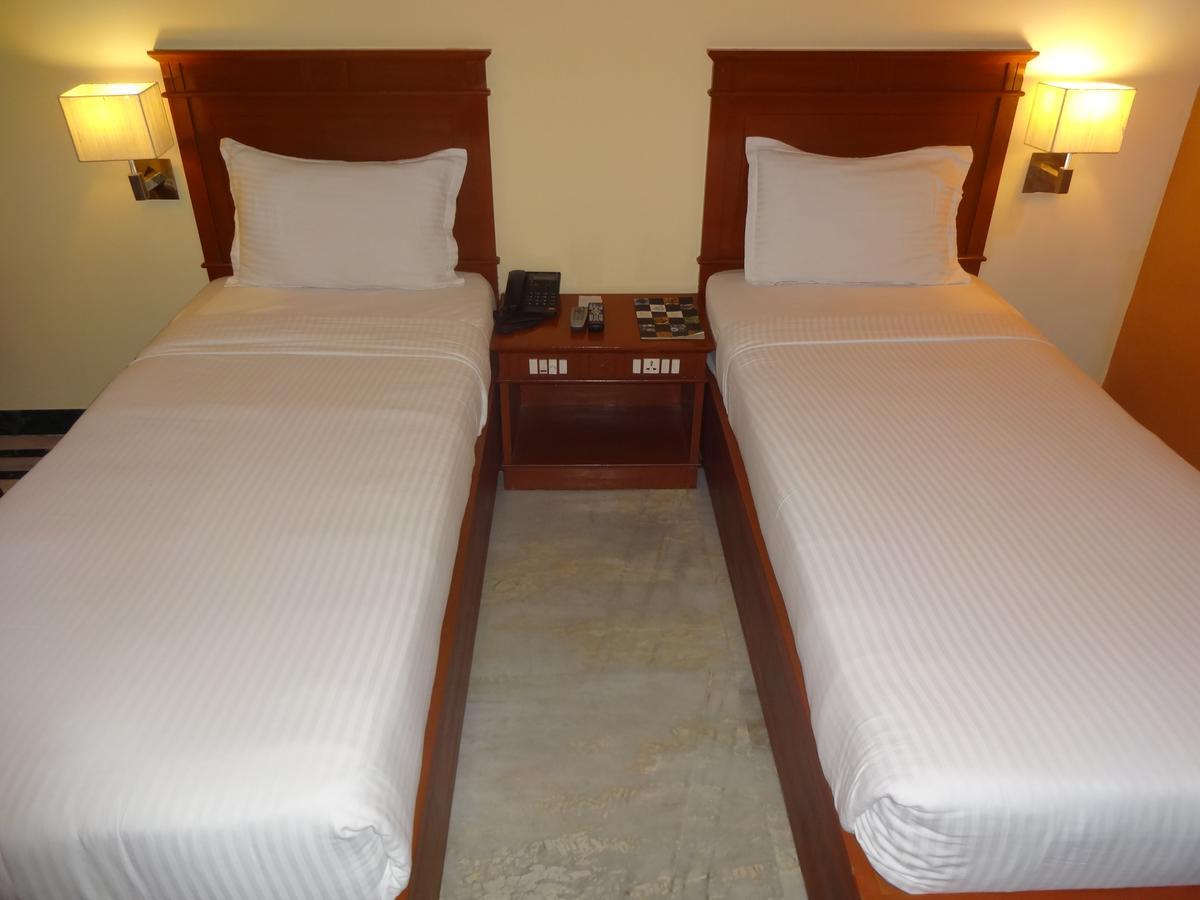 Hotel Grand Palace Chennai Exterior foto